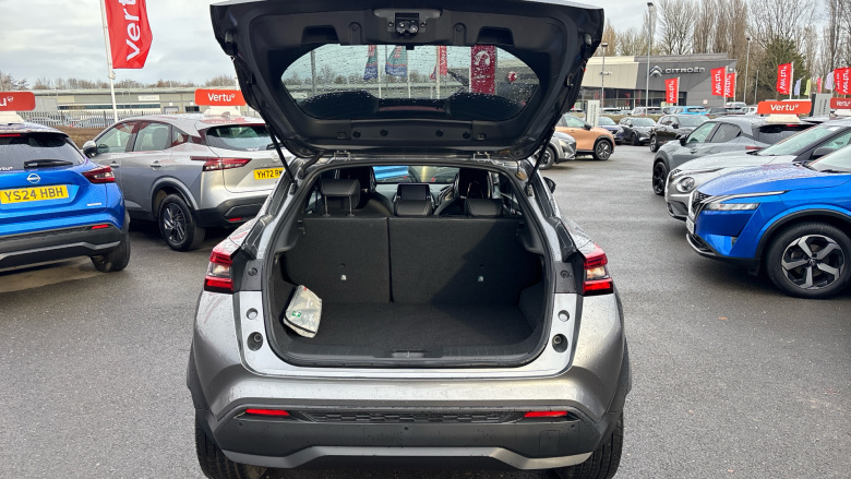 Nissan Juke 1.0 DiG-T 114 Tekna 5dr Petrol Hatchback